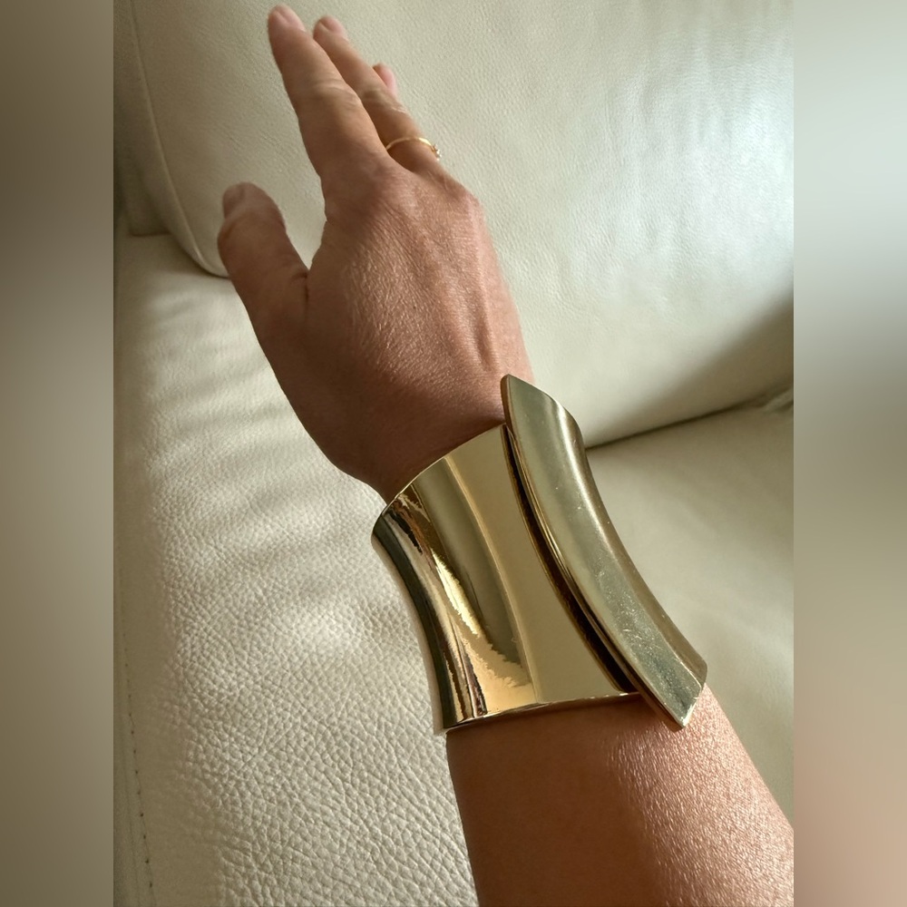 Urban Outfitters Geometric Gold Cuff Clamper Bracelet NWT